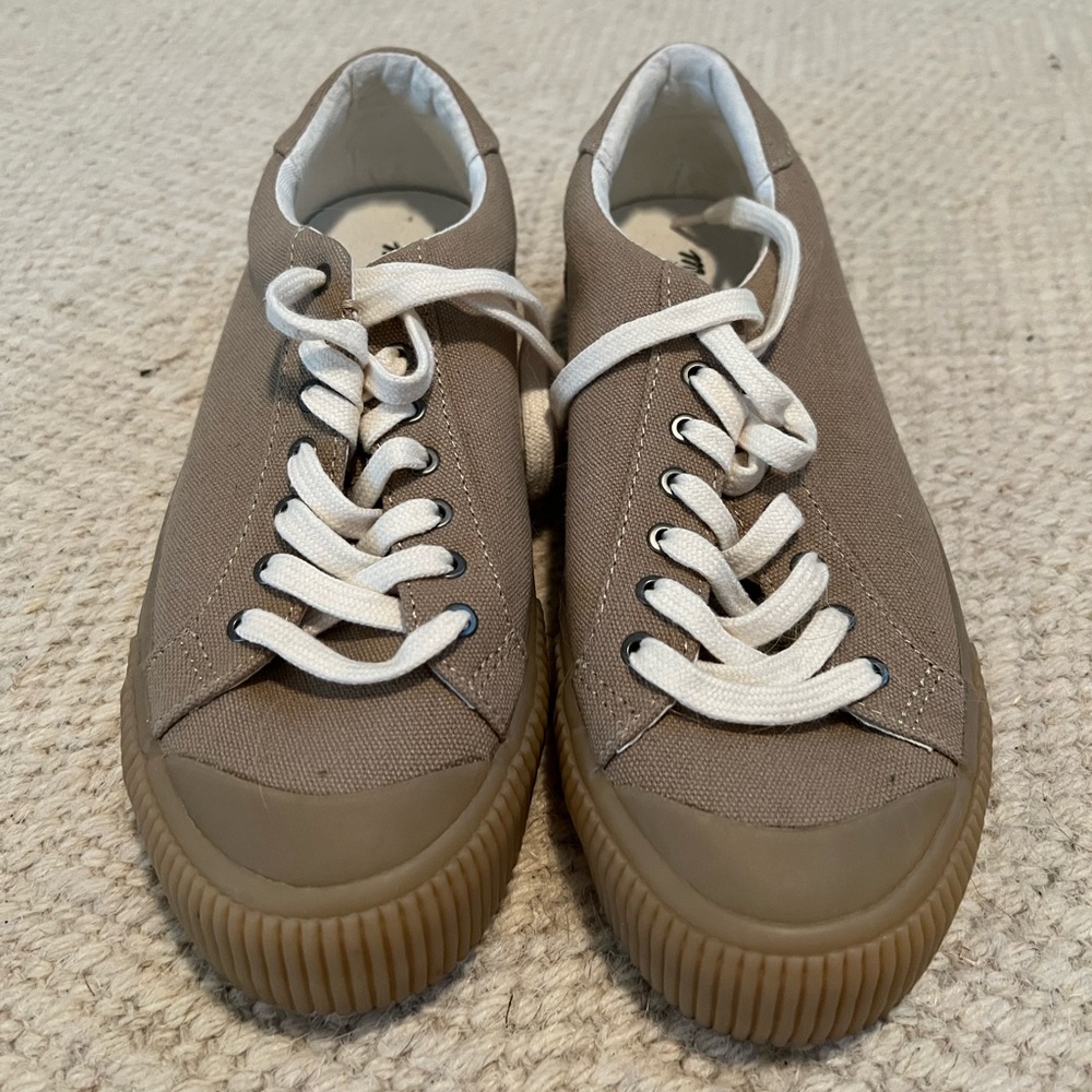 NWOT Madewelll Gumsole Sneakers